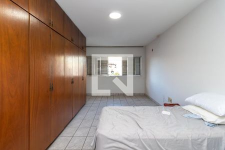 Casa à venda com 295m², 4 quartos e 4 vagas Casa à venda com 295m², 4 quartos e 4 vagasSuíte 1