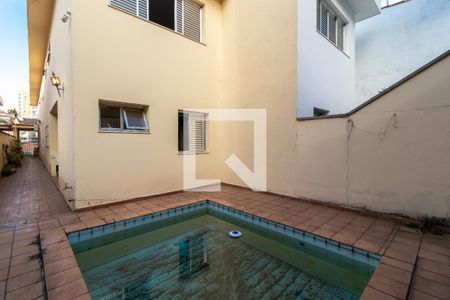 Casa à venda com 295m², 4 quartos e 4 vagas Casa à venda com 295m², 4 quartos e 4 vagasQuintal - Piscina