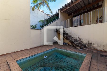 Casa à venda com 295m², 4 quartos e 4 vagas Casa à venda com 295m², 4 quartos e 4 vagasQuintal - Piscina