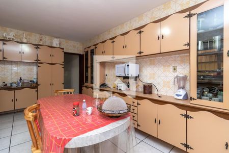 Casa à venda com 295m², 4 quartos e 4 vagas Casa à venda com 295m², 4 quartos e 4 vagasCozinha