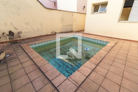 Casa à venda com 295m², 4 quartos e 4 vagas Casa à venda com 295m², 4 quartos e 4 vagasQuintal - Piscina