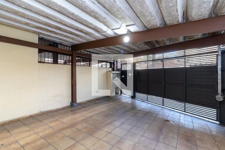Casa à venda com 295m², 4 quartos e 4 vagas Casa à venda com 295m², 4 quartos e 4 vagasGaragem