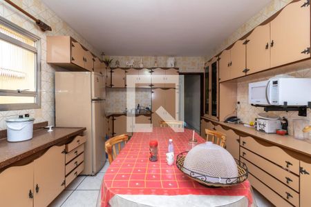 Casa à venda com 295m², 4 quartos e 4 vagas Casa à venda com 295m², 4 quartos e 4 vagasCozinha