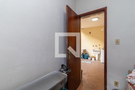 Casa à venda com 295m², 4 quartos e 4 vagas Casa à venda com 295m², 4 quartos e 4 vagasQuarto de Serviço