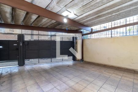 Casa à venda com 295m², 4 quartos e 4 vagas Casa à venda com 295m², 4 quartos e 4 vagasGaragem