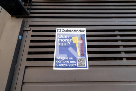 Casa à venda com 295m², 4 quartos e 4 vagas Casa à venda com 295m², 4 quartos e 4 vagasFachada