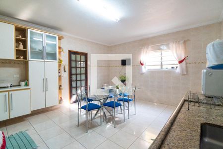 Casa à venda com 140m², 4 quartos e 2 vagasCozinha