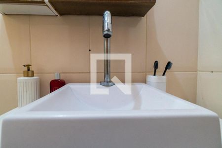 Casa à venda com 140m², 4 quartos e 2 vagasEdícula - Banheiro Detalhe