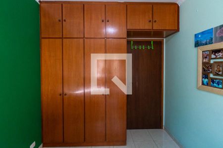 Casa à venda com 140m², 4 quartos e 2 vagasQuarto 1 - Armários