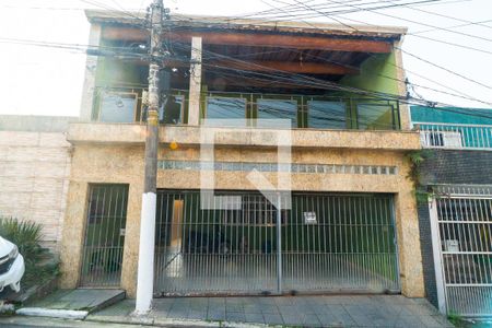 Casa à venda com 140m², 4 quartos e 2 vagasFachada