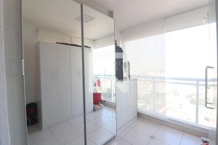 Apartamento à venda com 73m², 2 quartos e 1 vagaSacada Quarto 1 