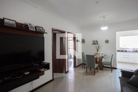 Sala Estar com Sala de Jantar de casa à venda com 2 quartos, 360m² em Letícia, Belo Horizonte