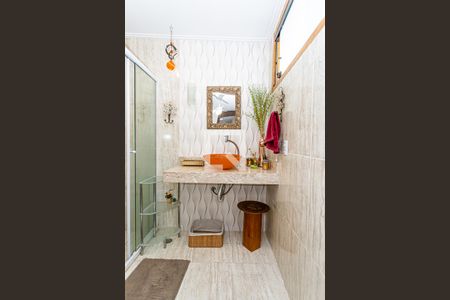 Banheiro de casa para alugar com 1 quarto, 32m² em Vila America, São Paulo