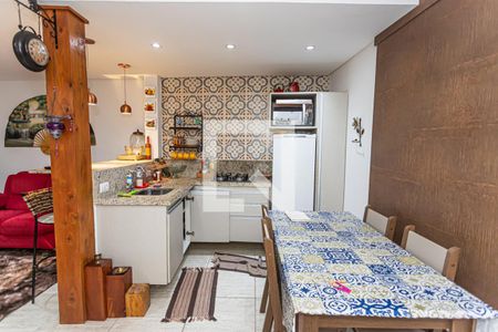 Cozinha de casa para alugar com 1 quarto, 32m² em Vila America, São Paulo