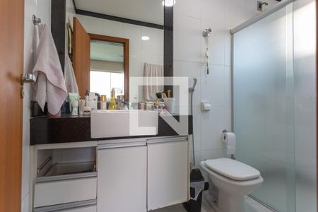 Casa à venda com 223m², 3 quartos e 2 vagasBanheiro da Suíte