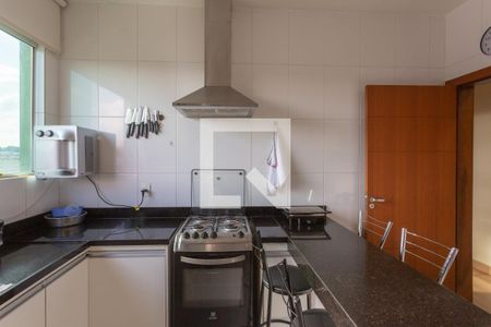 Casa à venda com 223m², 3 quartos e 2 vagasCozinha