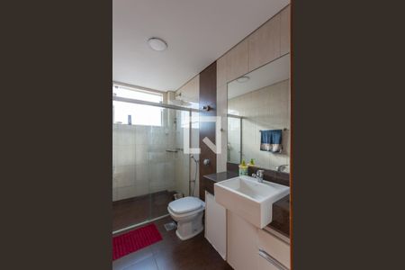 Casa à venda com 223m², 3 quartos e 2 vagasBanheiro