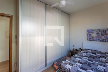 Casa à venda com 223m², 3 quartos e 2 vagasQuarto 2