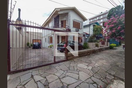 Casa à venda com 220m², 3 quartos e 4 vagas