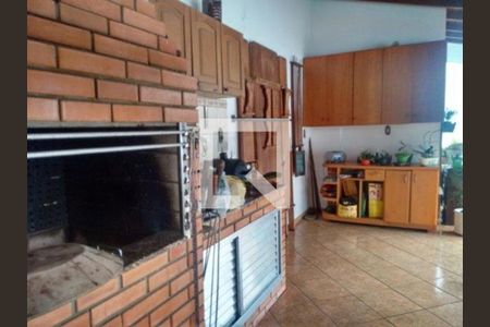 Casa à venda com 3 quartos, 220m² em Vila Ipiranga, Porto Alegre