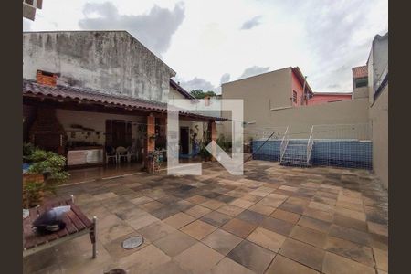 Casa à venda com 3 quartos, 220m² em Vila Ipiranga, Porto Alegre