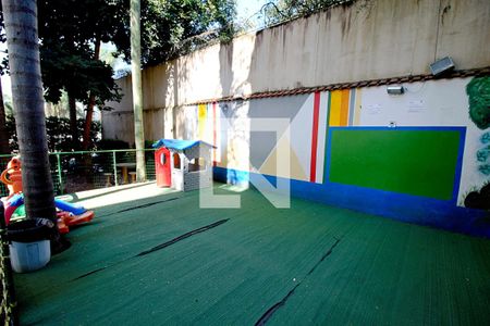 Apartamento para alugar com 110m², 2 quartos e 1 vaga Apartamento para alugar com 110m², 2 quartos e 1 vagaÁrea comum - Playground