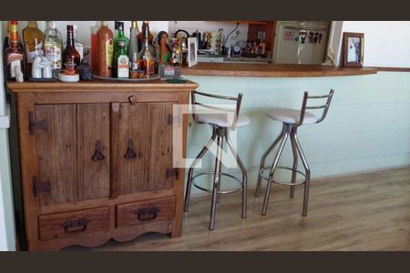 Apartamento à venda com 3 quartos, 90m² em Passo da Areia, Porto Alegre