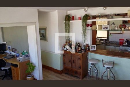 Apartamento à venda com 3 quartos, 90m² em Passo da Areia, Porto Alegre