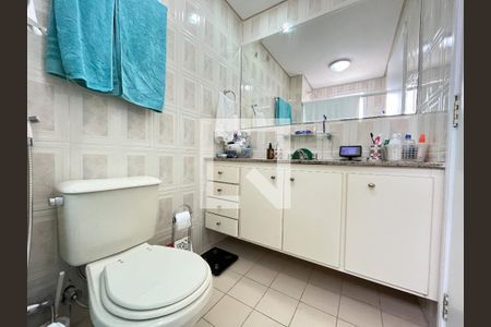 Apartamento à venda com 132m², 4 quartos e 2 vagasBanheiro da Suíte 1