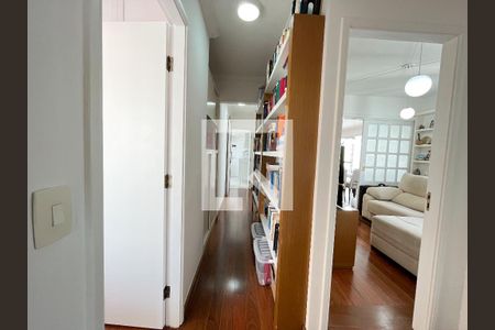 Apartamento à venda com 132m², 4 quartos e 2 vagasCorredor