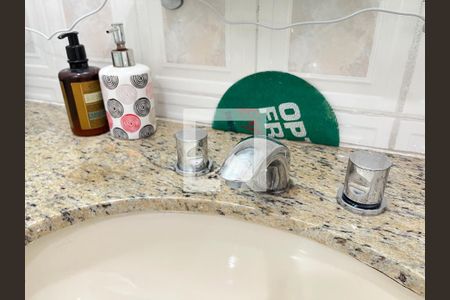 Apartamento à venda com 132m², 4 quartos e 2 vagasBanheiro da Suíte 1