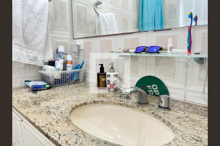 Apartamento à venda com 132m², 4 quartos e 2 vagasBanheiro da Suíte 1