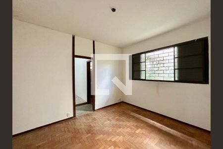 Quarto de casa para alugar com 3 quartos, 314m² em Serra, Belo Horizonte