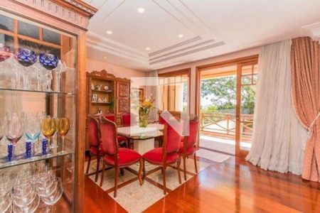 Casa à venda com 4 quartos, 600m² em Vila Jardim, Porto Alegre