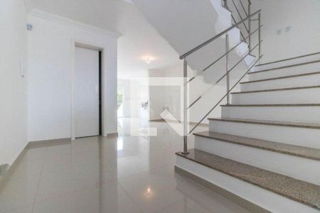 Casa à venda com 3 quartos, 220m² em Jardim Sabará, Porto Alegre