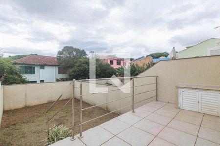 Casa à venda com 3 quartos, 220m² em Jardim Sabará, Porto Alegre