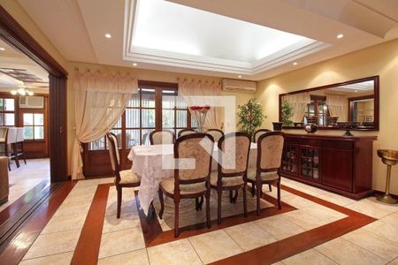 Casa à venda com 4 quartos, 381m² em Chácara das Pedras, Porto Alegre