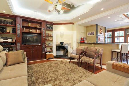 Casa à venda com 4 quartos, 381m² em Chácara das Pedras, Porto Alegre