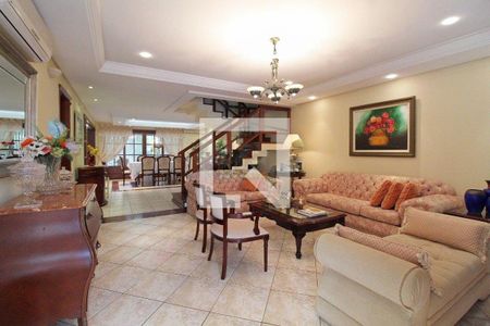 Casa à venda com 4 quartos, 381m² em Chácara das Pedras, Porto Alegre