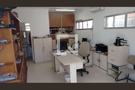 Casa à venda com 2 quartos, 179m² em Jardim Itu, Porto Alegre