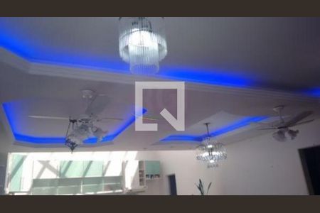 Casa à venda com 179m², 2 quartos e sem vaga