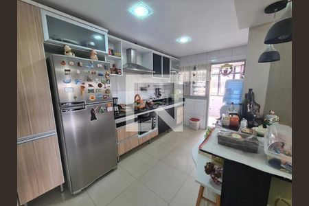 Apartamento à venda com 3 quartos, 187m² em Jardim Itu Sabará, Porto Alegre