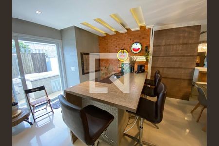 Casa à venda com 3 quartos, 234m² em Sarandi, Porto Alegre