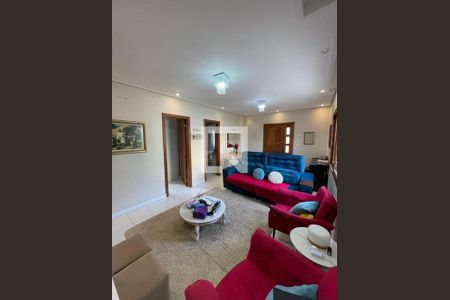 Casa à venda com 120m², 4 quartos e 4 vagas