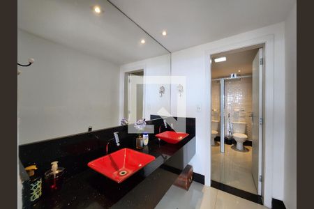 Apartamento para alugar com 571m², 4 quartos e 3 vagasBanheiros