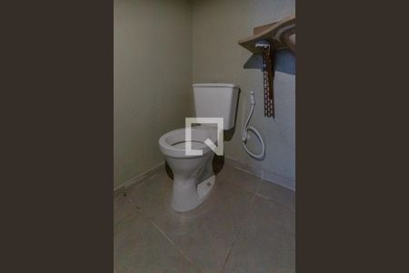 Banheiro de casa para alugar com 1 quarto, 30m² em Bonfim, Belo Horizonte