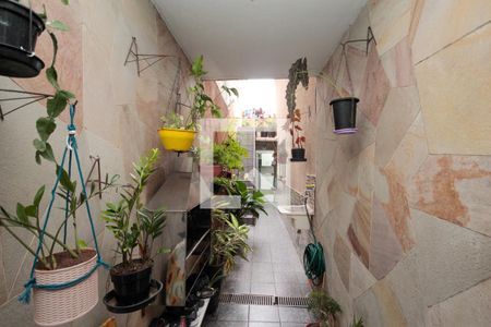 Casa à venda com 120m², 3 quartos e 2 vagasCorredor