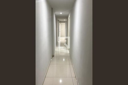 Corredor de apartamento para alugar com 3 quartos, 92m² em Parque Paulicéia, Duque de Caxias