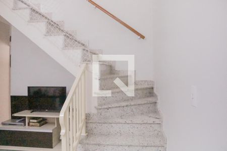 Casa para alugar com 135m², 3 quartos e 2 vagasEscada