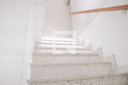Escada de casa à venda com 3 quartos, 135m² em Vila Nova Mazzei, São Paulo
